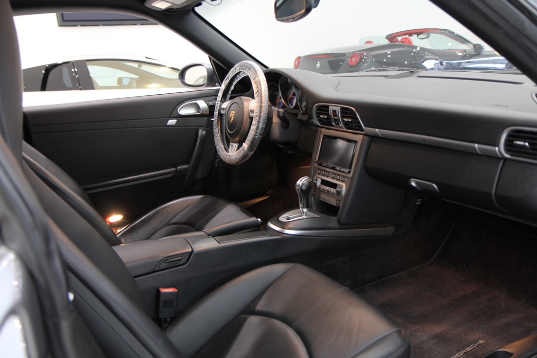 ポルシェ 911 カレラS ティプトロニックS　GT3仕様の座席画像