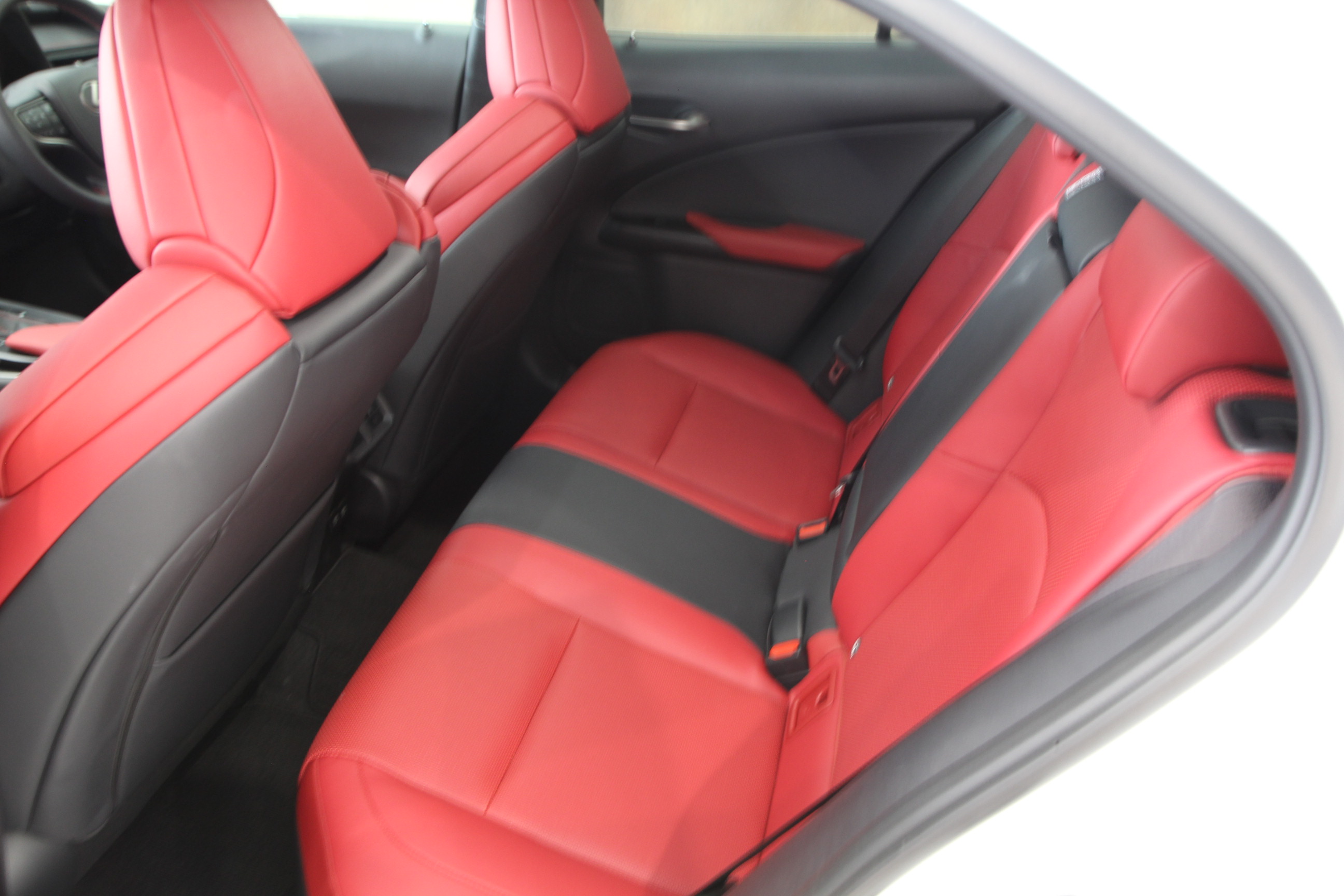 レクサス Ux0 Fスポーツ ムーンルーフ 赤革 在庫車情報 Moderno モデルノ レクサス Ux0 Fスポーツ ムーンルーフ 赤革 在庫車情報 Moderno モデルノ