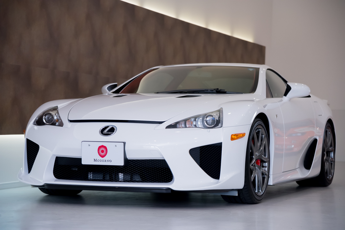 レクサス Lfa 国内仕様 右ハンドル 世界500台限定 在庫車情報 Moderno モデルノ