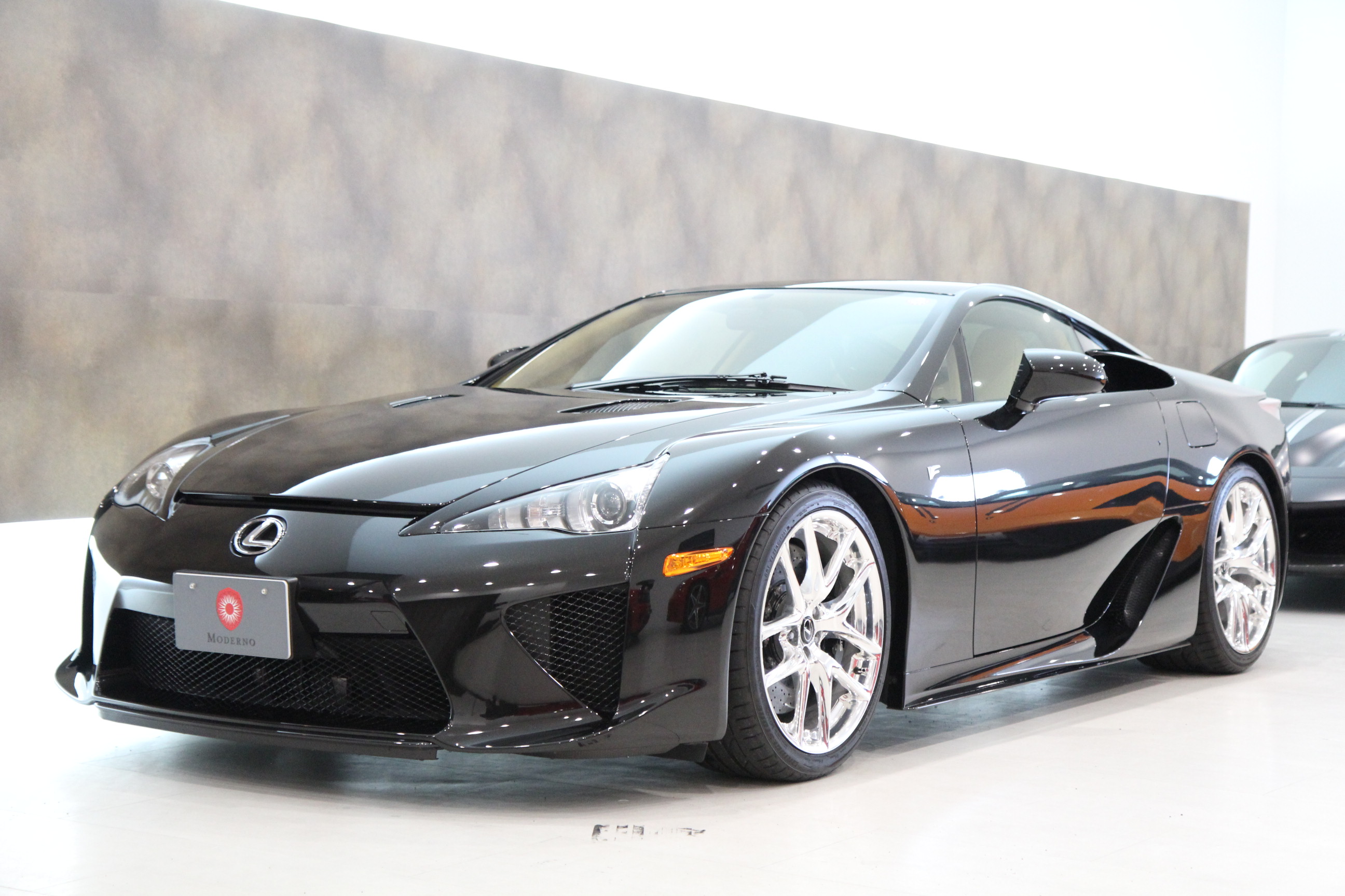 レクサス Lfa 国内仕様 右ハンドル 世界500台限定 在庫車情報 Moderno モデルノ